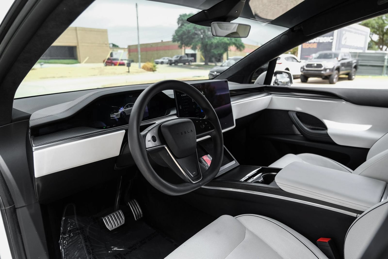 Used 2023 Tesla Model X Plaid AWD/4WD image 2