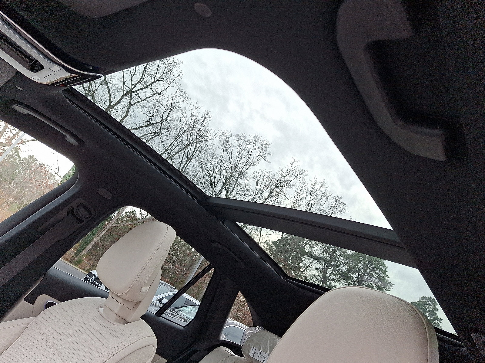 Used 2026 Mercedes-Benz GLC 300 4MATIC image 9