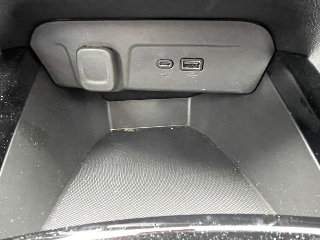 Certified 2025 Chevrolet Trax LT w/ LT Convenience Package image 31