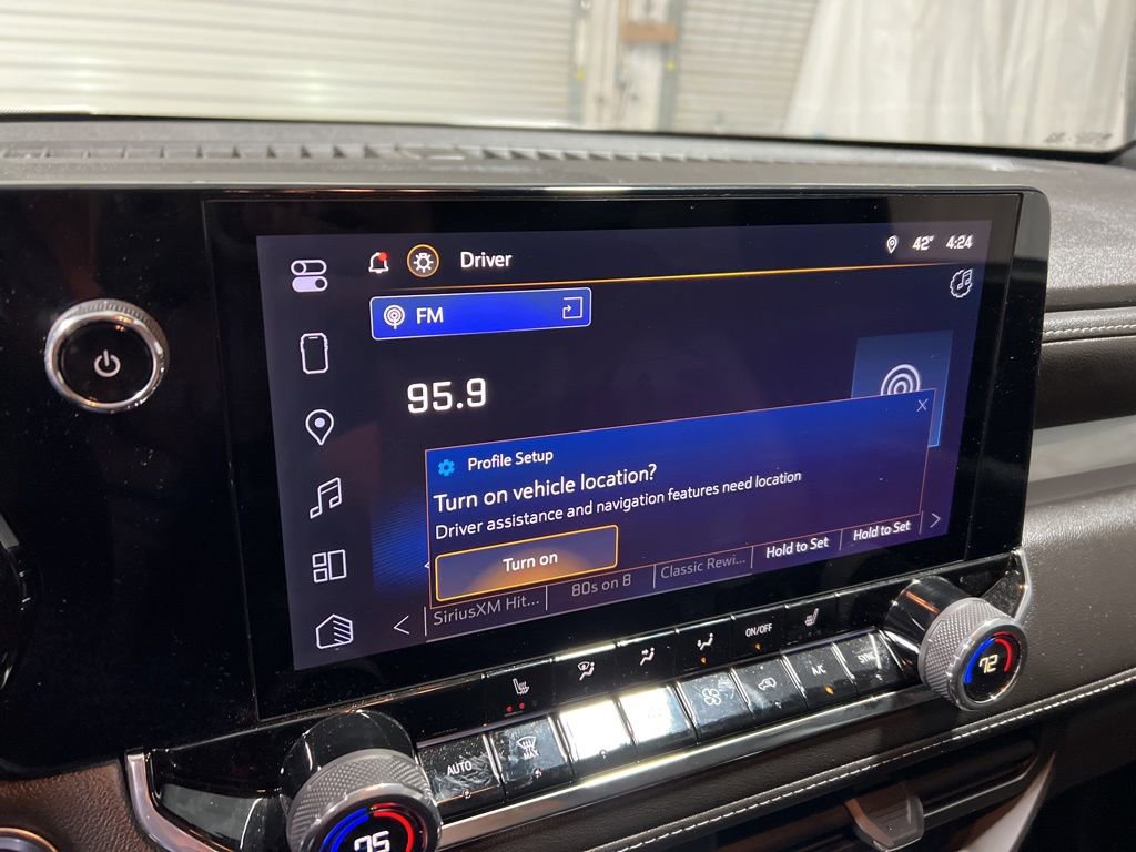 Used 2025 Chevrolet Colorado LT w/ LT Convenience Package image 36