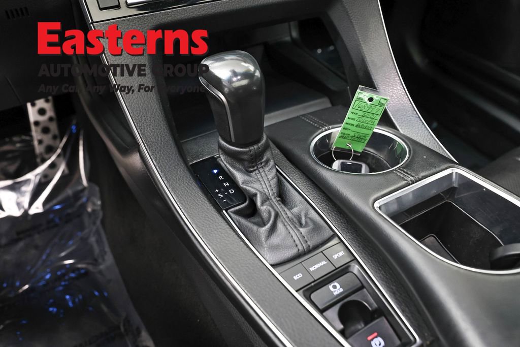 Used 2021 Toyota Avalon XSE image 13