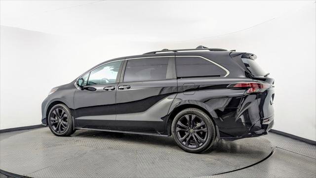 Used 2022 Toyota Sienna XSE w/ XSE Plus Package image 4