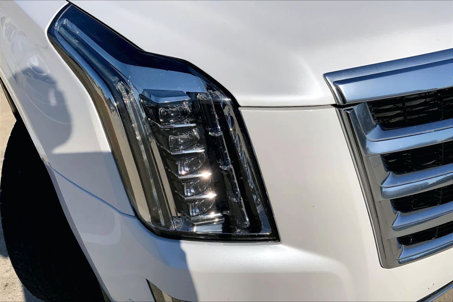 Used 2019 Cadillac Escalade Premium Luxury RWD image 27