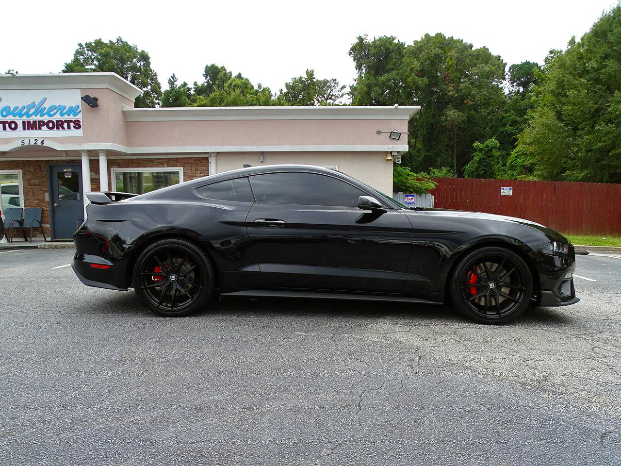 Used 2021 Ford Mustang GT Premium w/ GT Performance Package RWD image 9