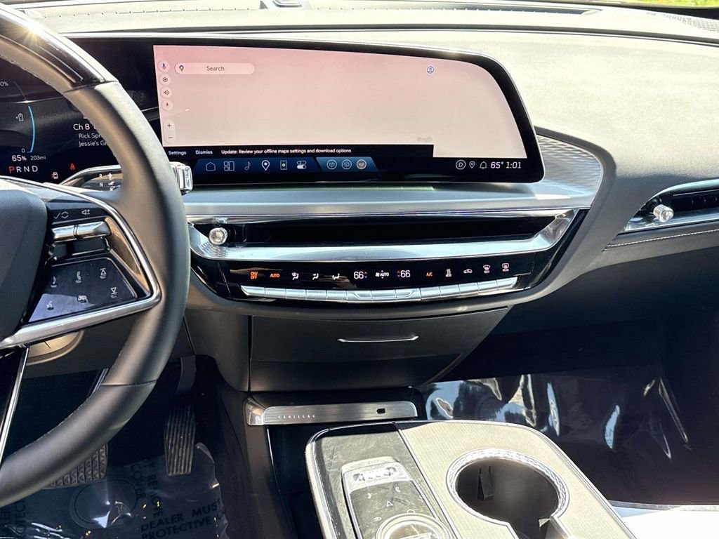 Certified 2025 Cadillac Lyriq Sport w/ LPO, Floor Liner Package AWD/4WD image 9