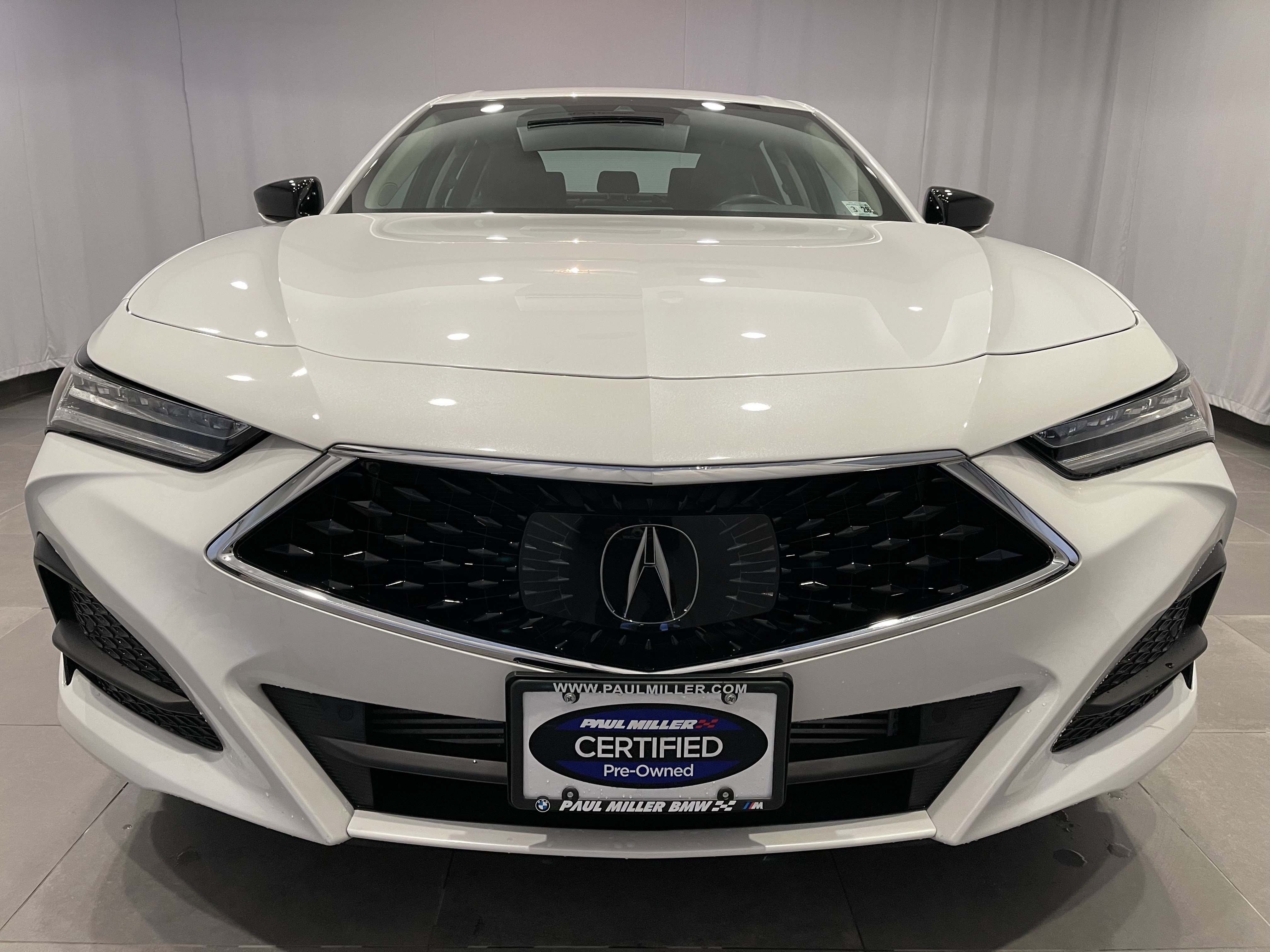 Used 2023 Acura TLX w/ Technology Package image 2