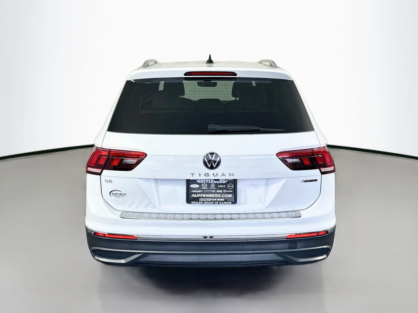 Used 2024 Volkswagen Tiguan SE AWD/4WD image 6