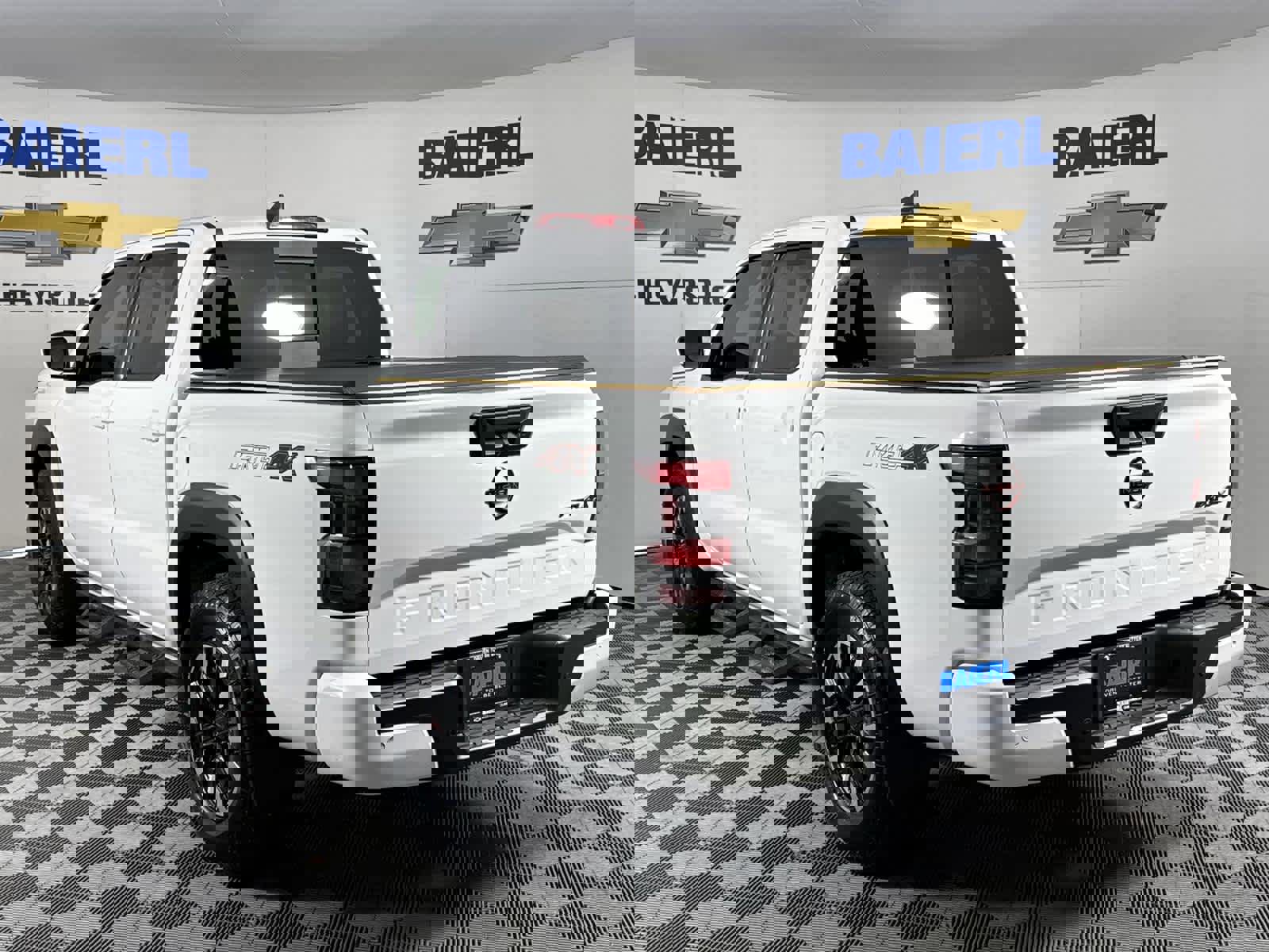 Used 2024 Nissan Frontier PRO-4X w/ Technology Package image 3