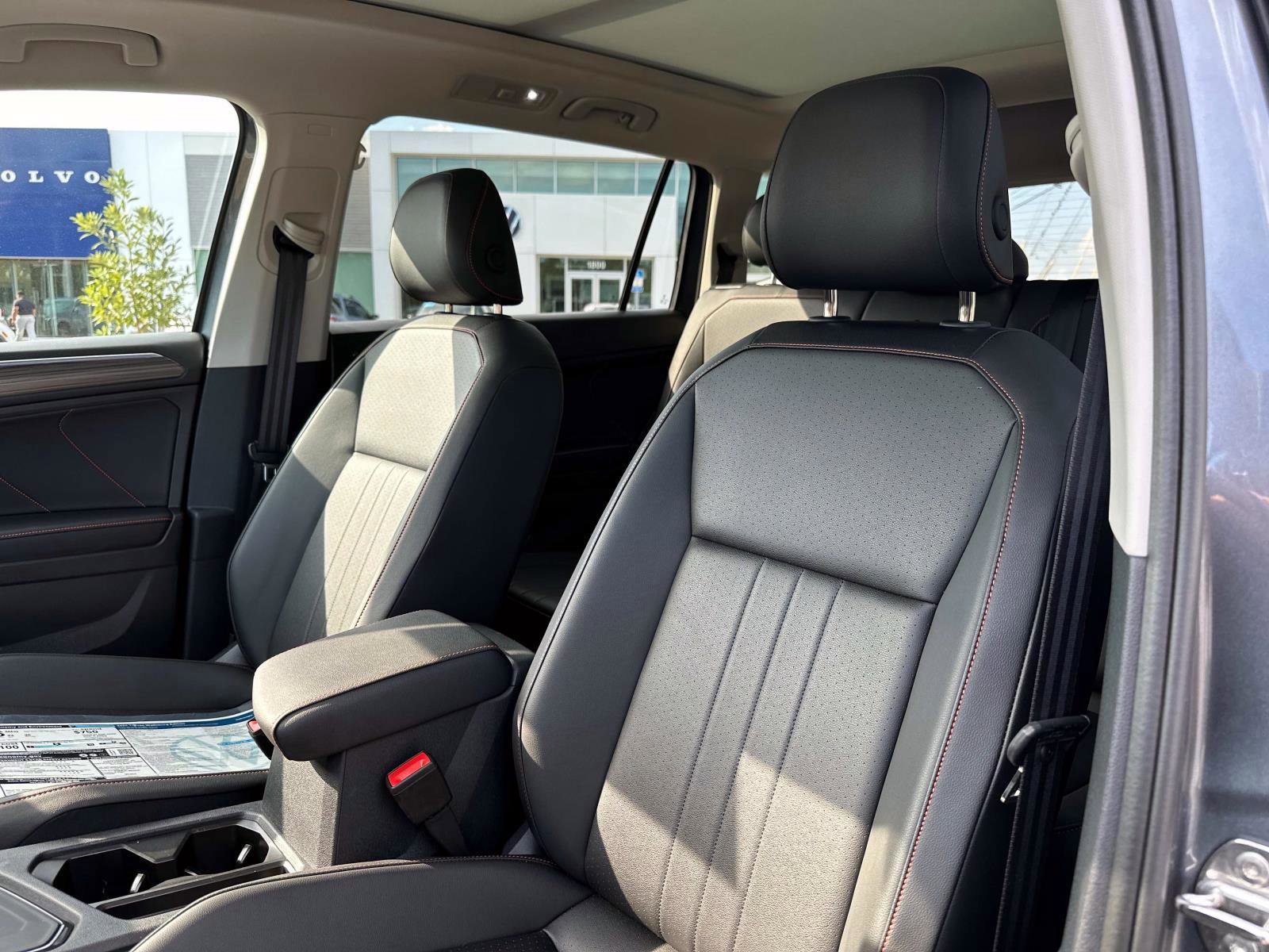 Used 2024 Volkswagen Tiguan Wolfsburg Edition image 21