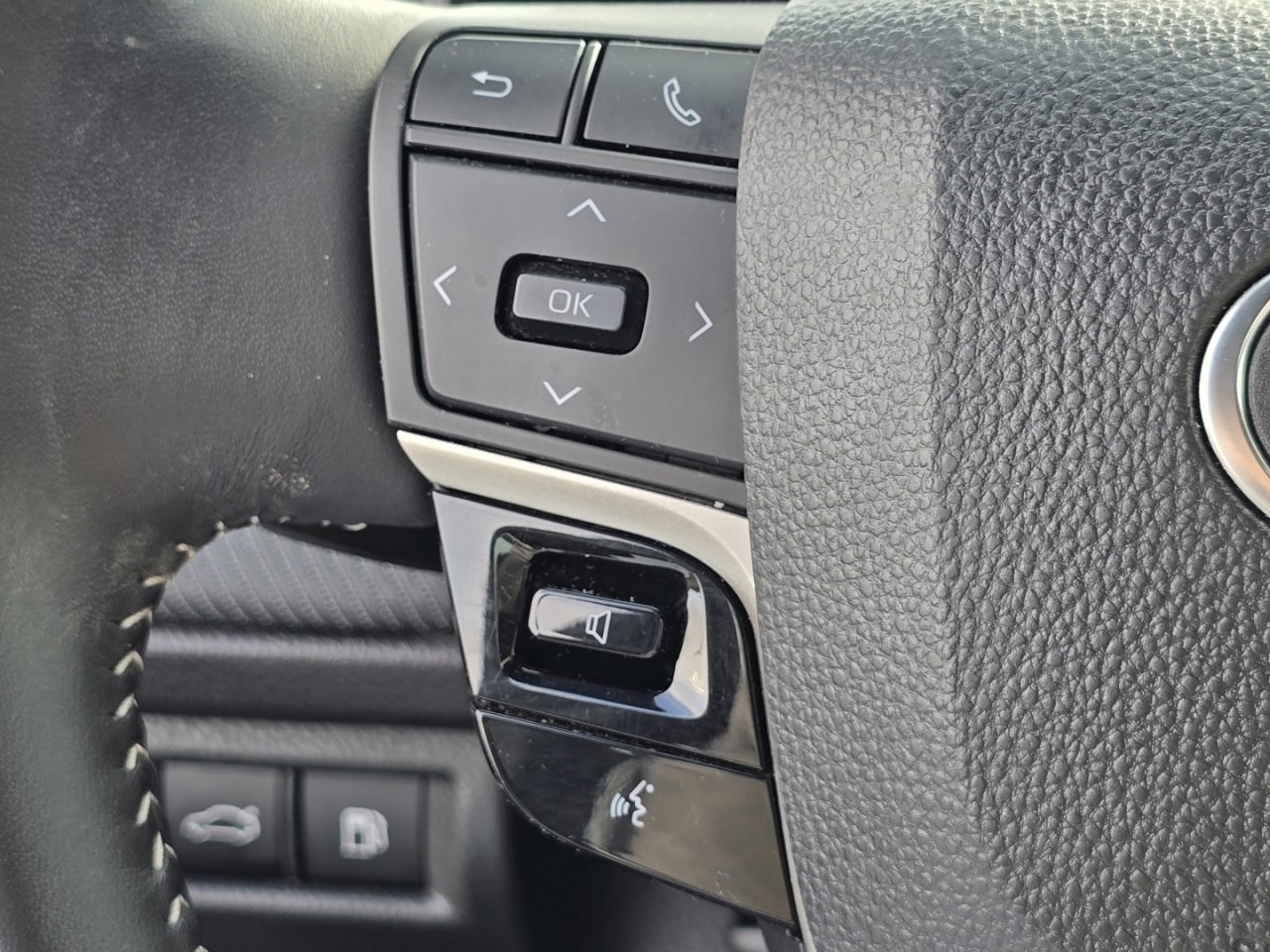 Certified 2025 Toyota Camry SE image 24