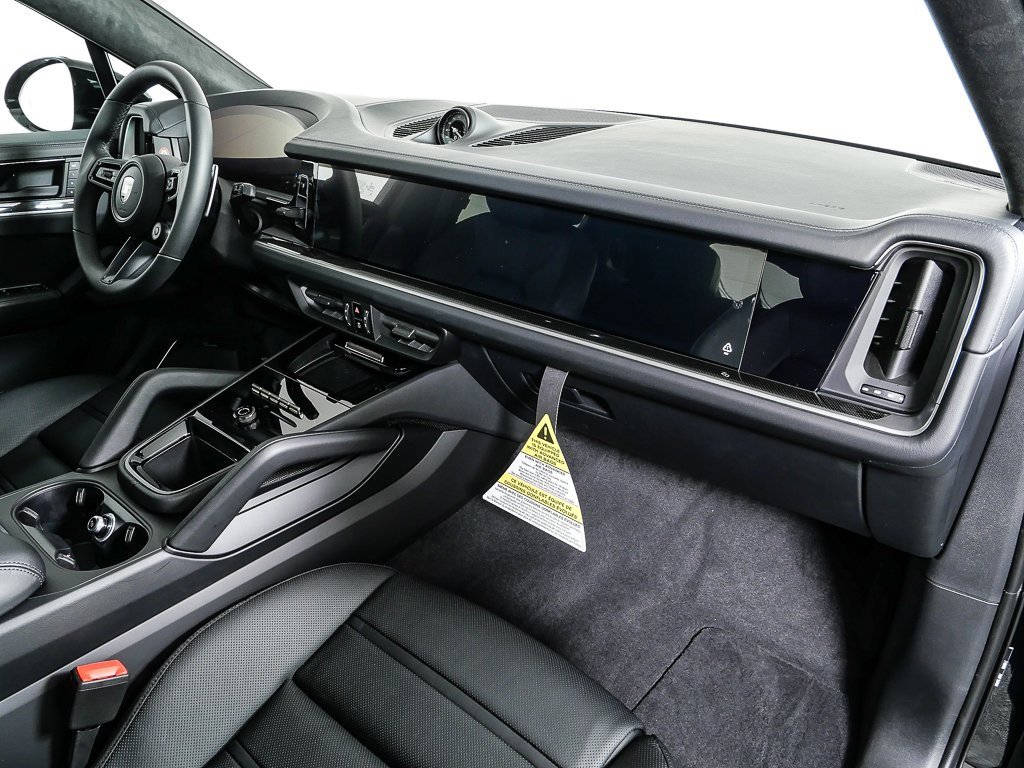 New 2026 Porsche Cayenne Turbo image 25