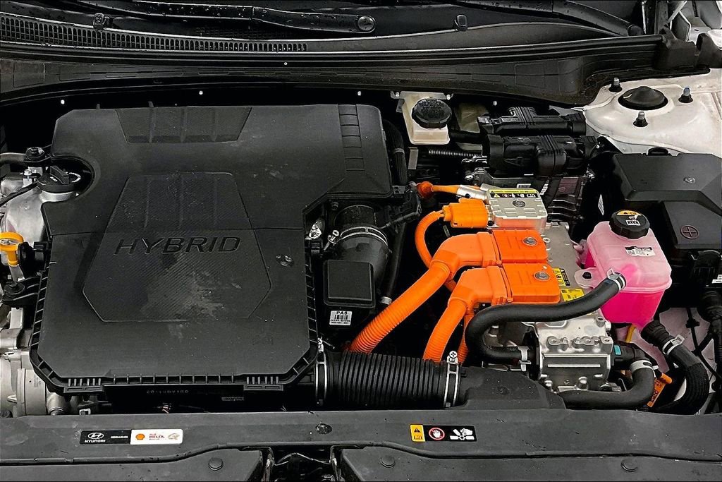 Certified 2025 Hyundai Elantra SEL image 12