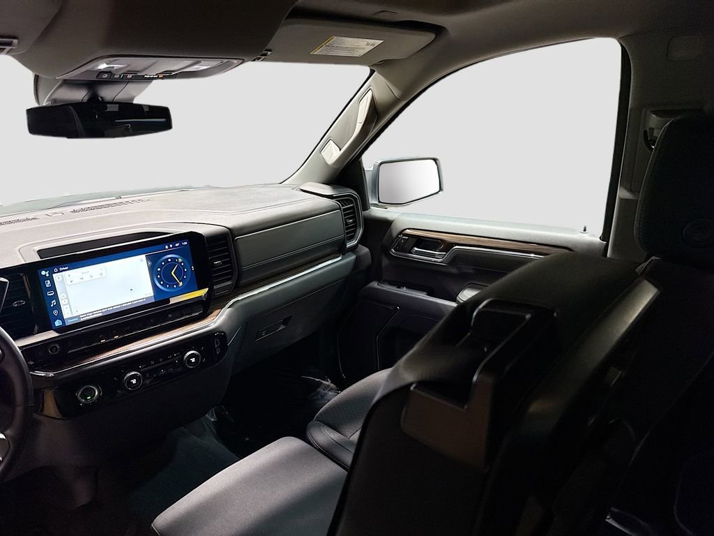 Used 2024 Chevrolet Silverado 1500 LT image 23