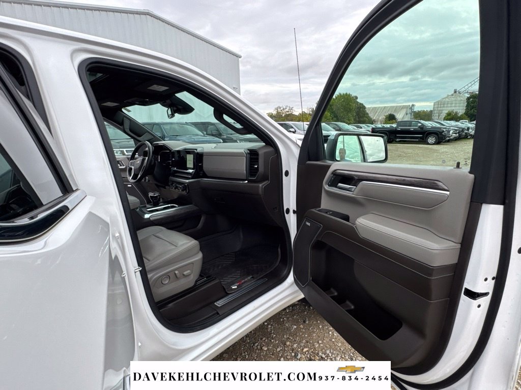 Used 2022 Chevrolet Silverado 1500 LTZ w/ LTZ Premium Package AWD/4WD image 29