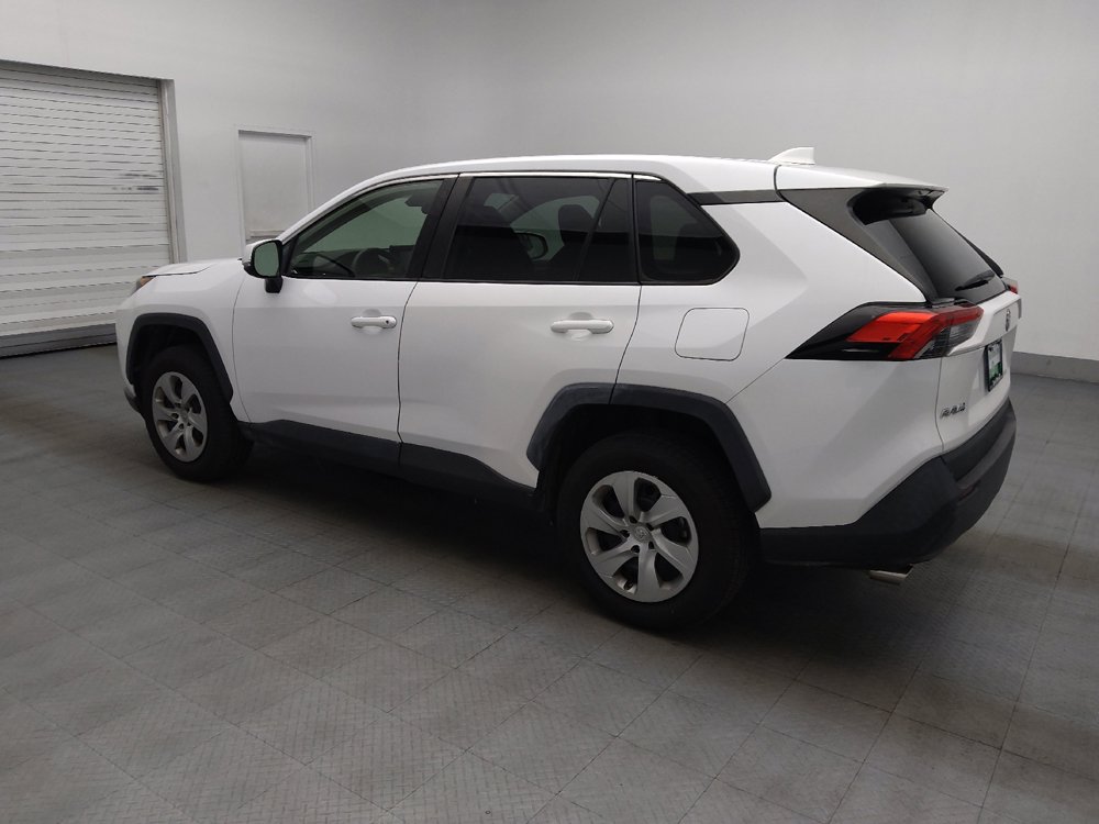 Used 2022 Toyota RAV4 LE FWD image 3