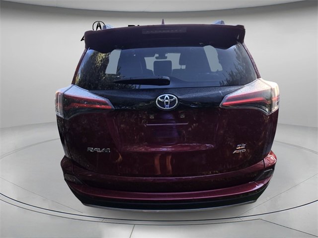 Used 2018 Toyota RAV4 SE image 6