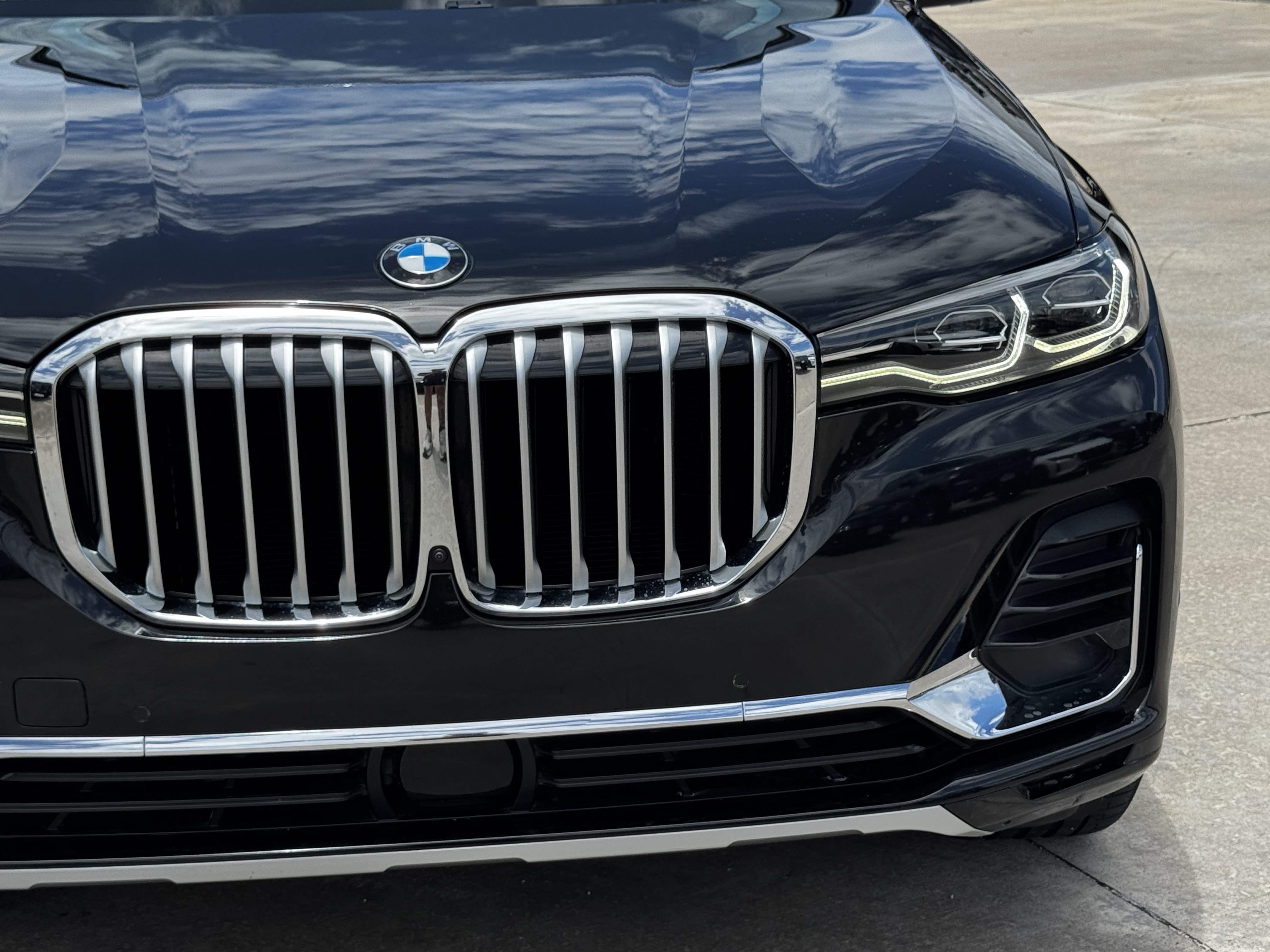 Used 2022 BMW X7 xDrive40i w/ Premium Package AWD/4WD image 5