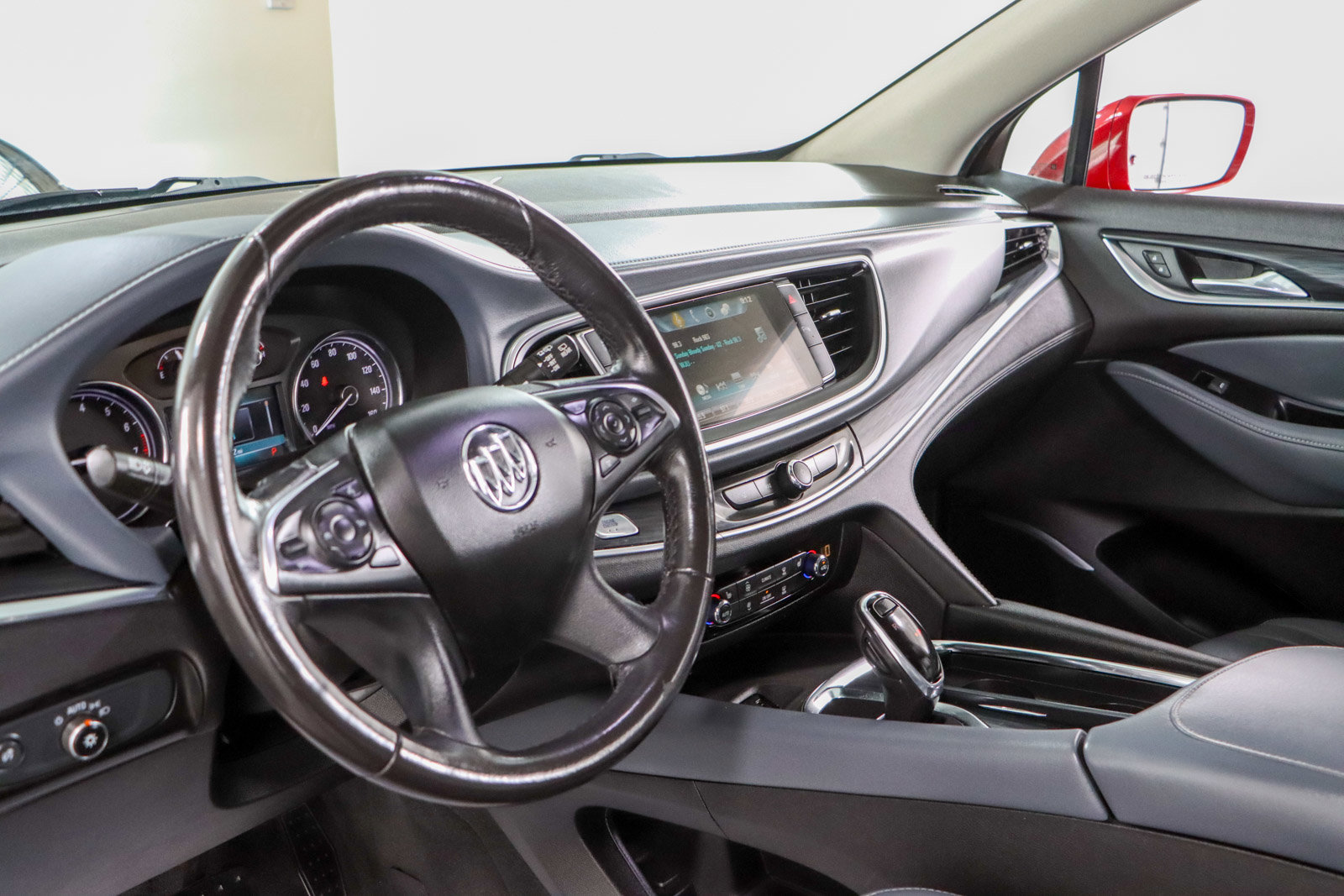 Used 2019 Buick Enclave Essence image 22