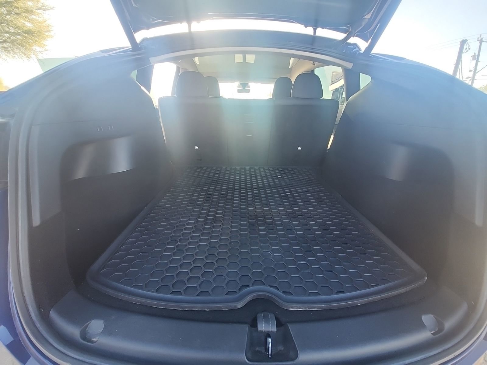 Used 2022 Tesla Model Y Performance image 12