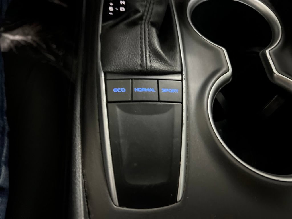 Used 2024 Toyota Camry LE FWD image 32