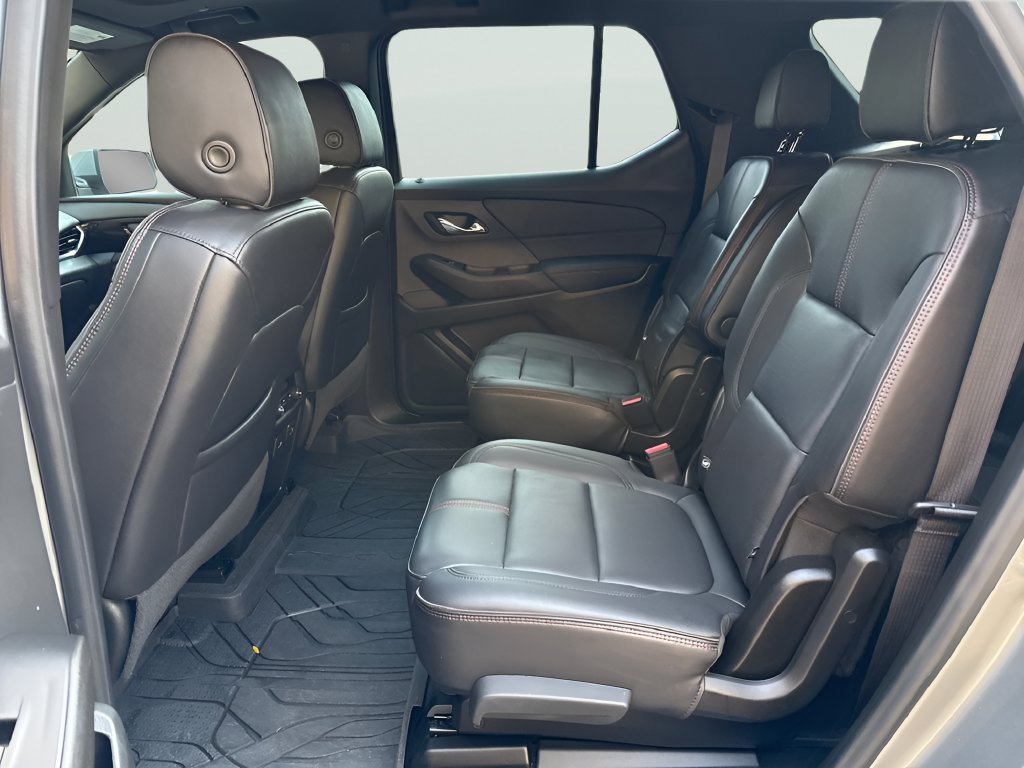 Used 2023 Chevrolet Traverse RS w/ LPO, Floor Liner Package AWD/4WD image 9