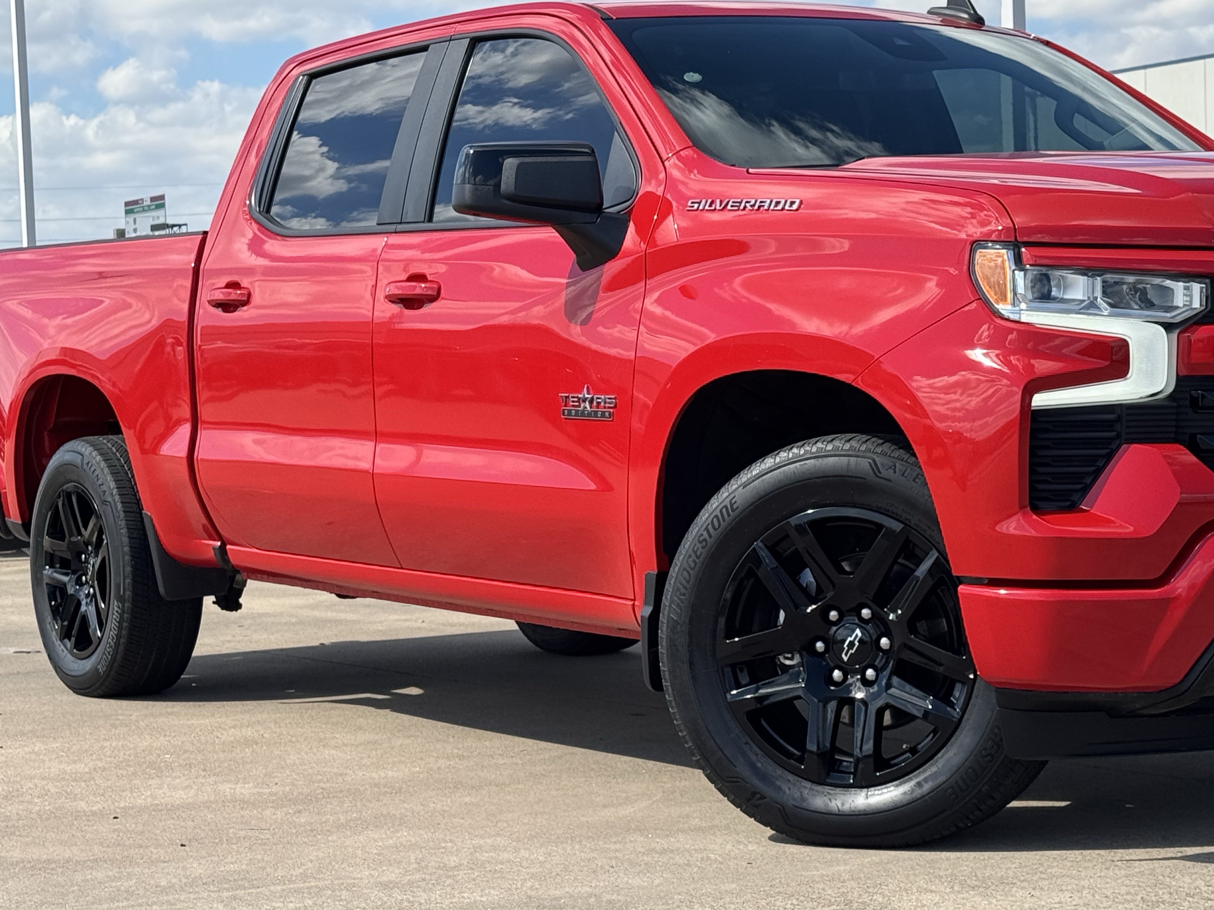 Used 2023 Chevrolet Silverado 1500 RST RWD image 3