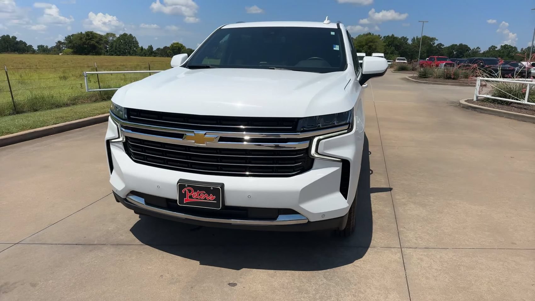 Used 2024 Chevrolet Suburban LT RWD image 4