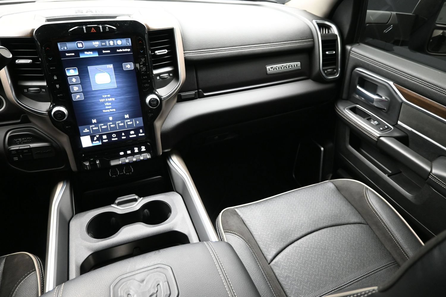 Used 2024 RAM 3500 Laramie w/ Towing Technology Group AWD/4WD image 37