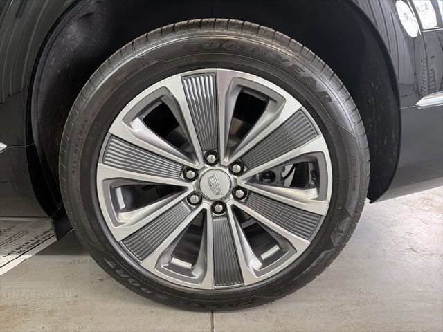 Certified 2026 Cadillac Vistiq Luxury image 8