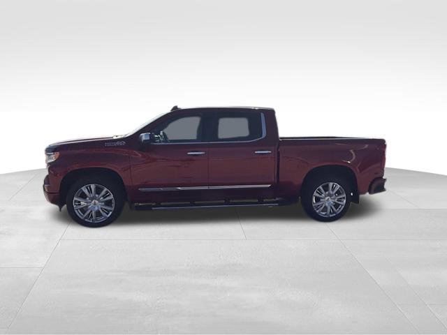 Used 2024 Chevrolet Silverado 1500 High Country w/ Technology Package AWD/4WD image 2