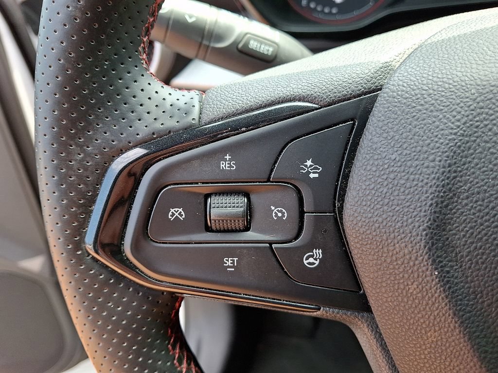 Used 2024 Chevrolet Trax RS FWD image 26