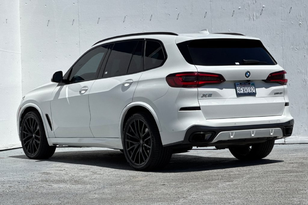 Used 2023 BMW X5 sDrive40i w/ M Sport Package RWD image 5