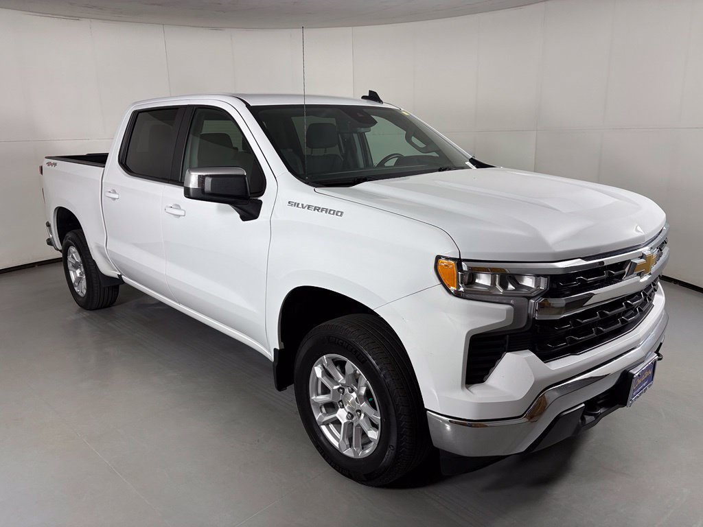 Used 2023 Chevrolet Silverado 1500 LT AWD/4WD image 3