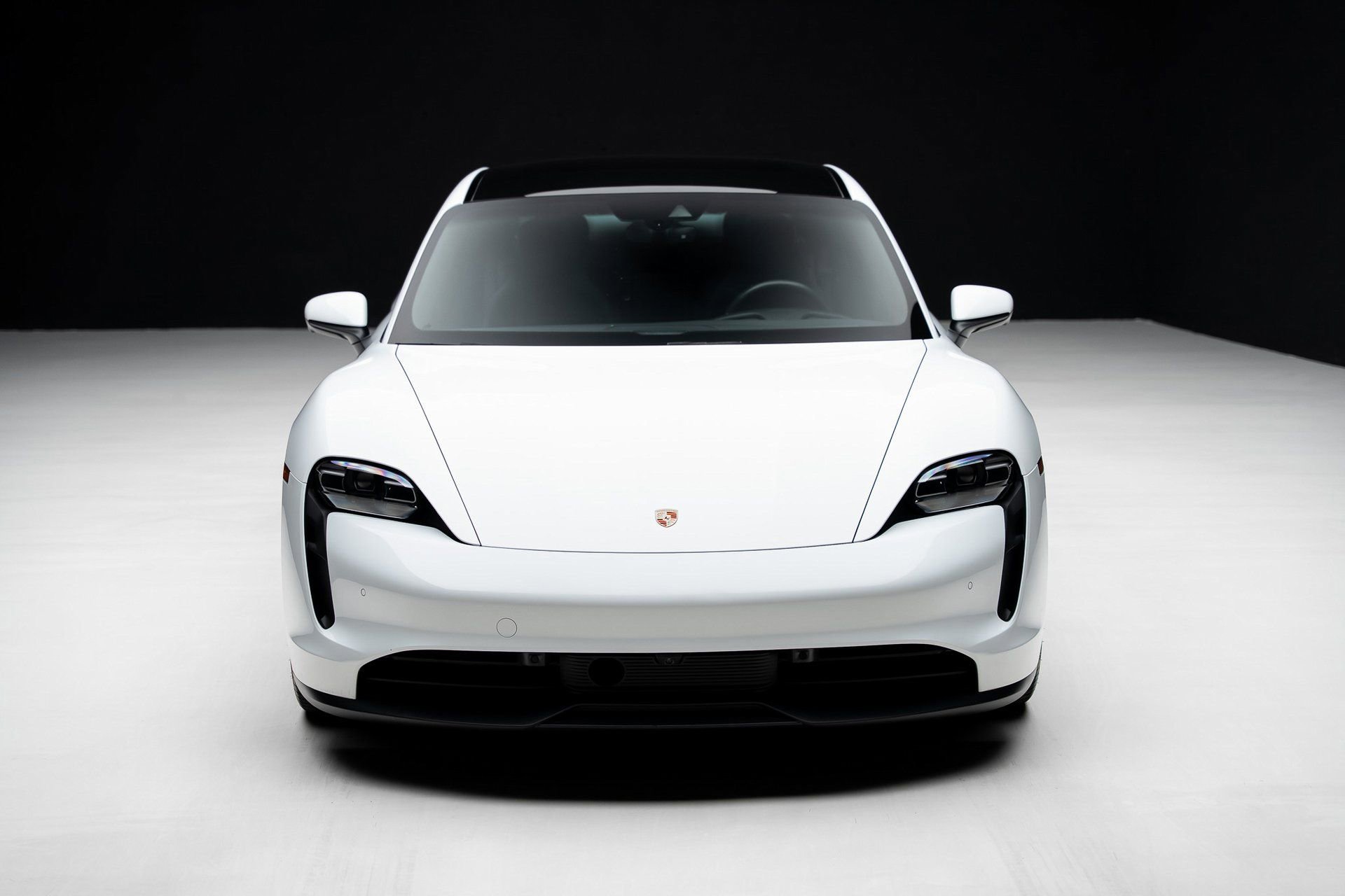 Used 2022 Porsche Taycan image 5