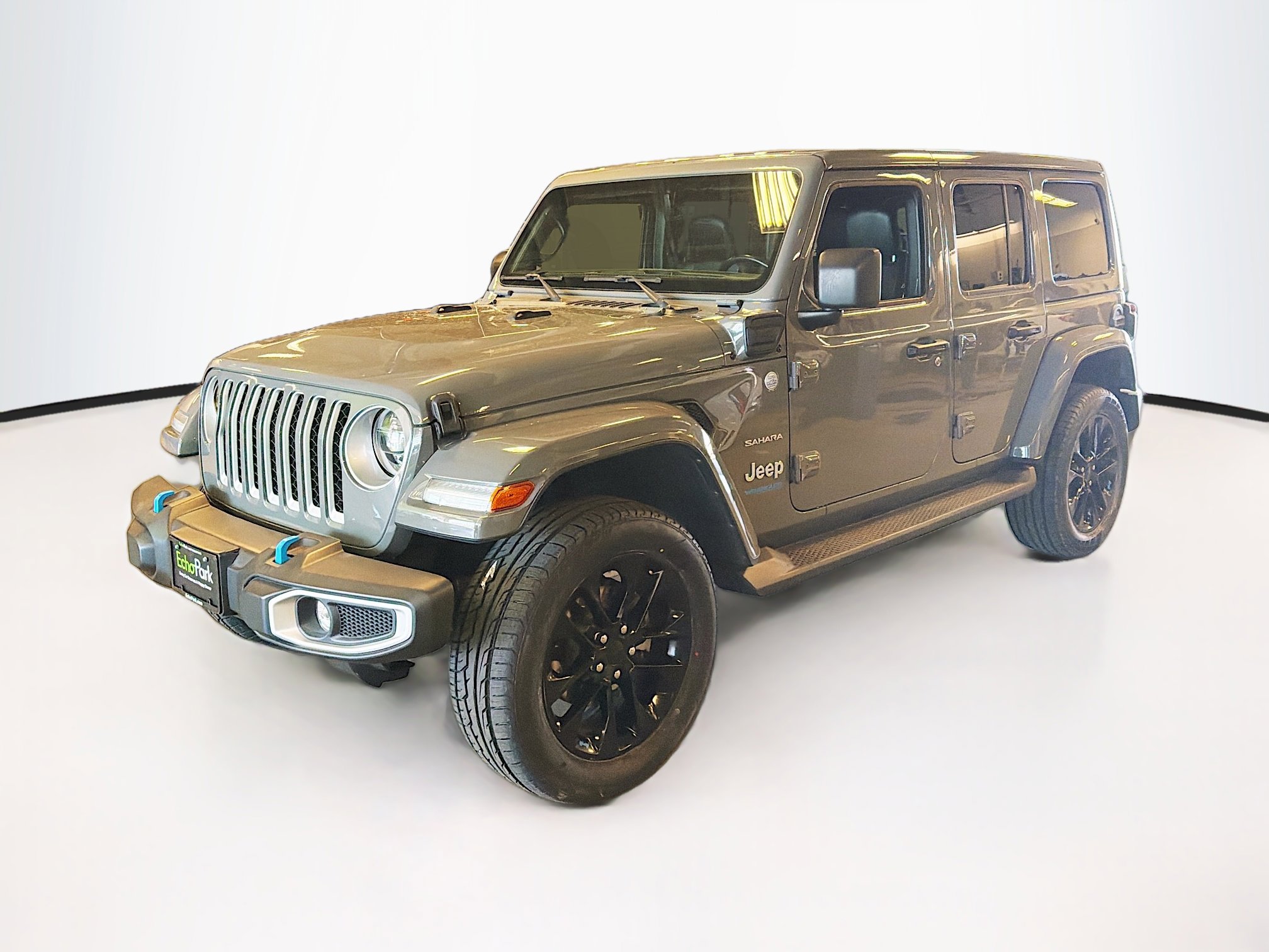 Used 2022 Jeep Wrangler Unlimited Sahara AWD/4WD image 3