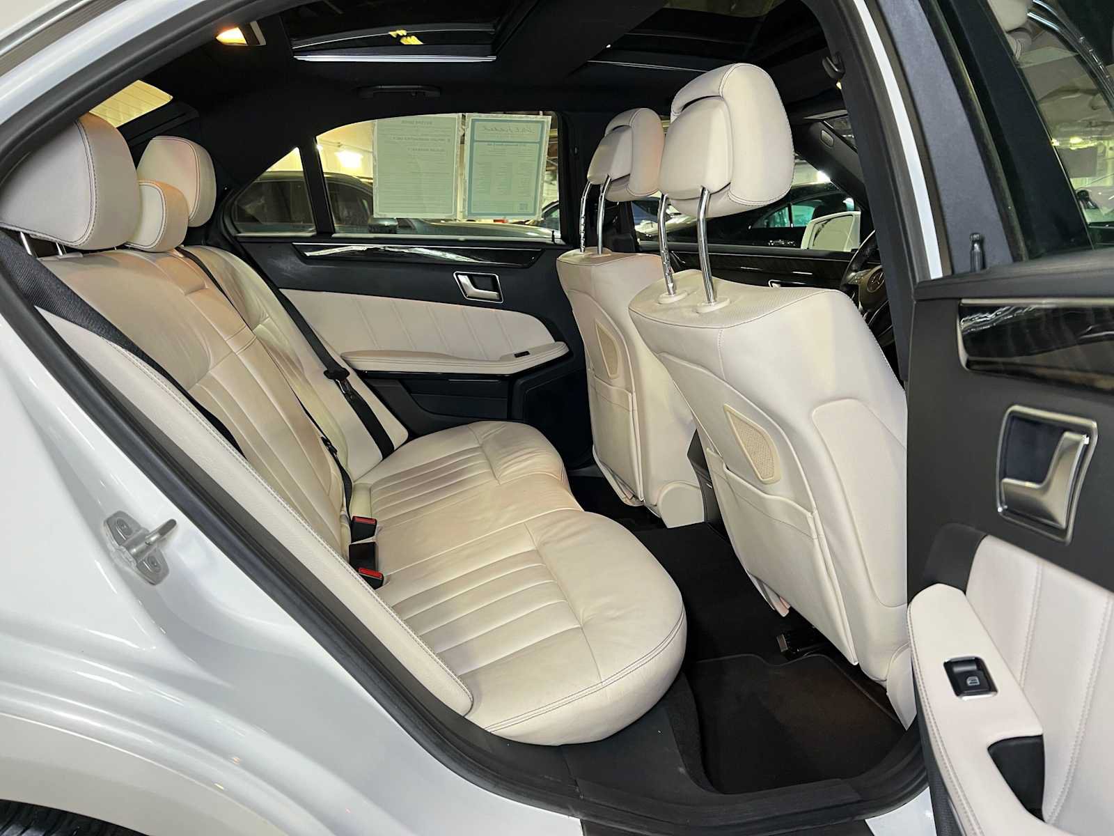 Used 2015 Mercedes-Benz E 400 4MATIC Sedan image 13