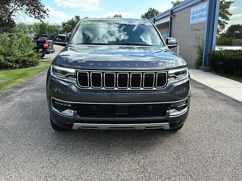 Used 2023 Jeep Wagoneer Series III w/ Preferred Equipment Group RWD image 2