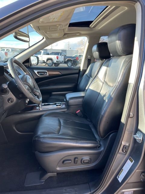 Used 2018 Nissan Pathfinder Platinum AWD/4WD image 29