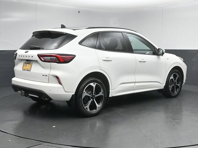 Certified 2023 Ford Escape ST-Line Elite w/ Class II Trailer Tow Package AWD/4WD image 7