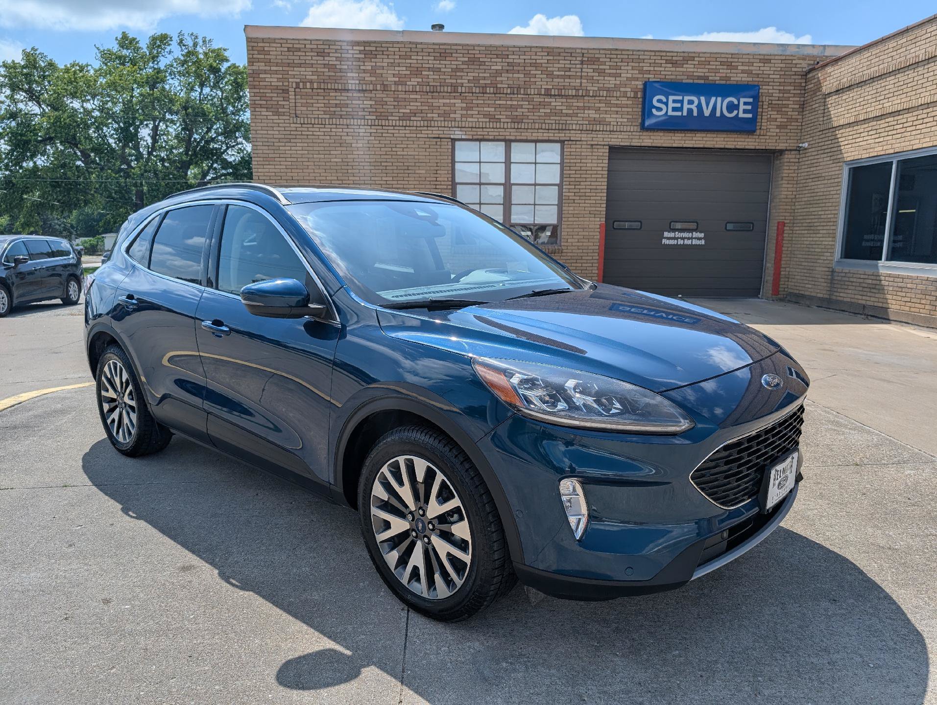 Used 2020 Ford Escape Titanium AWD/4WD image 4