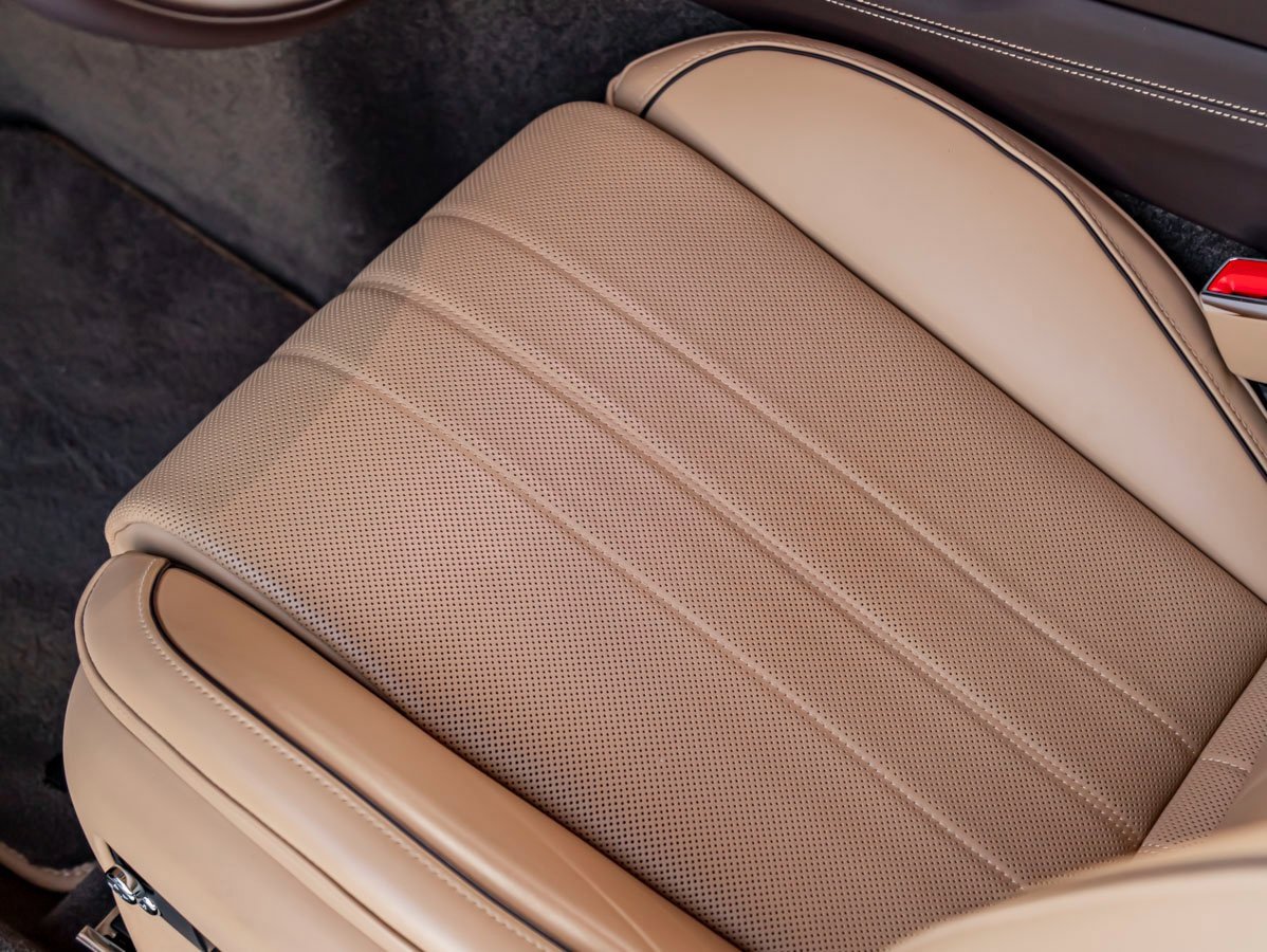 Used 2022 Bentley Flying Spur Plug-In Hybrid image 18