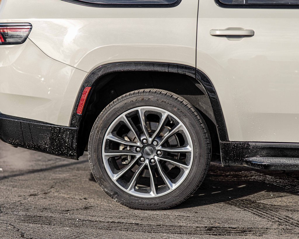 Used 2022 Jeep Wagoneer Series II w/ Premium Group I image 11