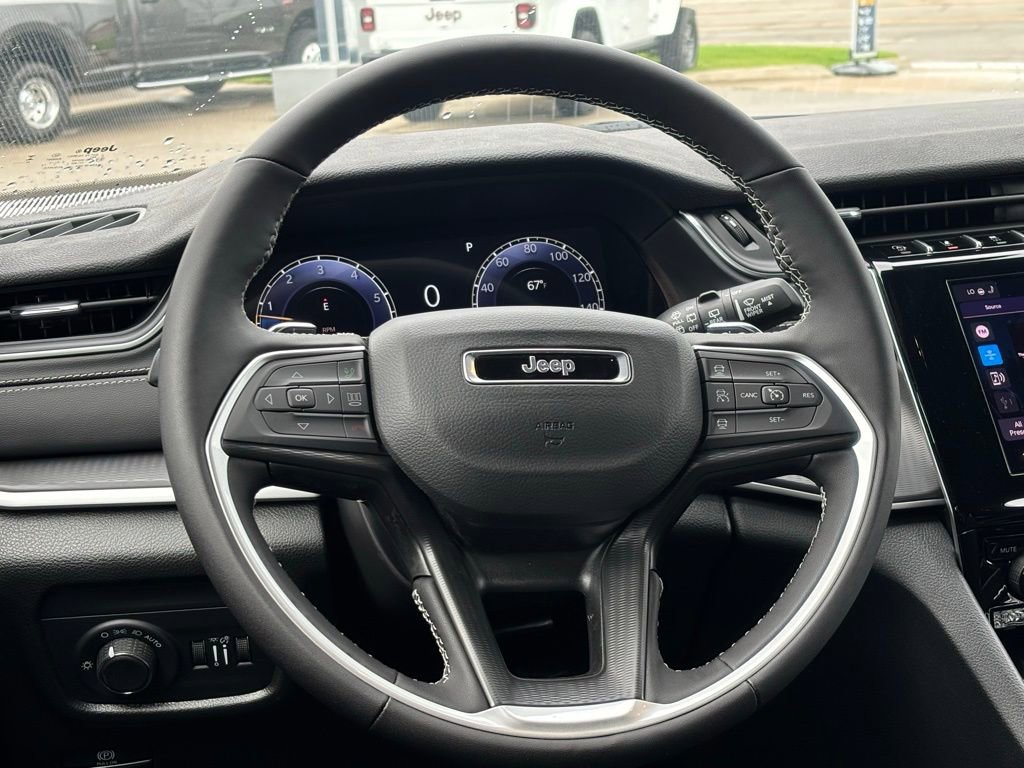 New 2025 Jeep Grand Cherokee Laredo X w/ Luxury Tech Group I image 8