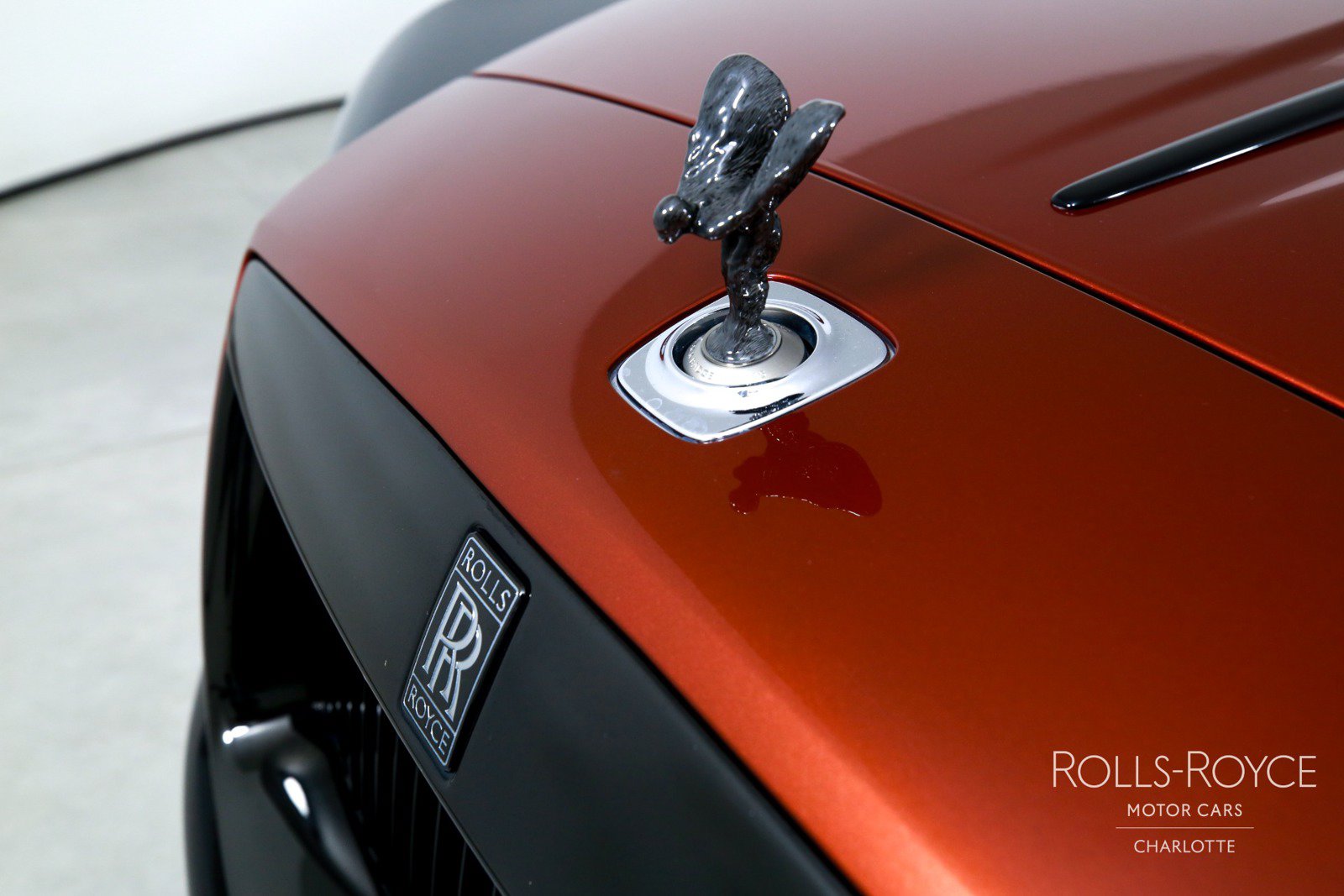 Used 2019 Rolls-Royce Dawn RWD image 38