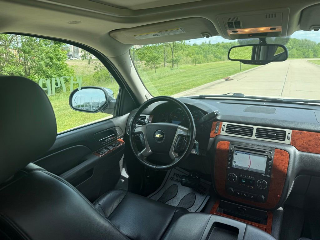 Used 2013 Chevrolet Avalanche LTZ AWD/4WD image 14