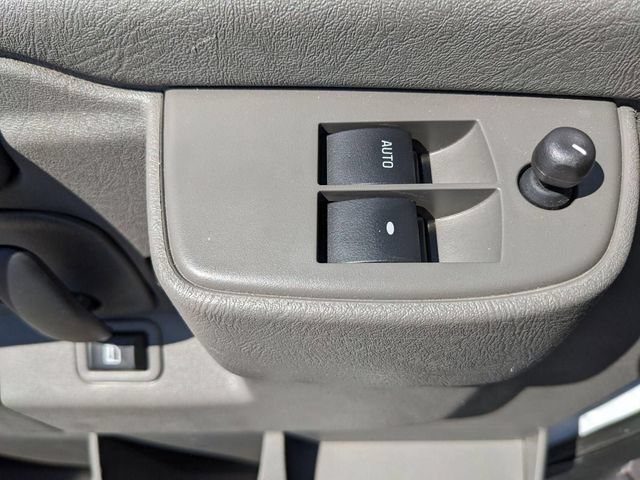Used 2025 Chevrolet Express 3500 LT w/ LT Preferred Equipment Group RWD image 14