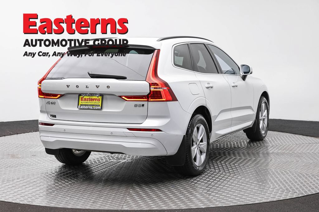 Used 2022 Volvo XC60 B5 Momentum AWD/4WD image 7