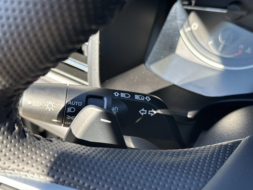 New 2026 Mitsubishi Outlander SE image 38