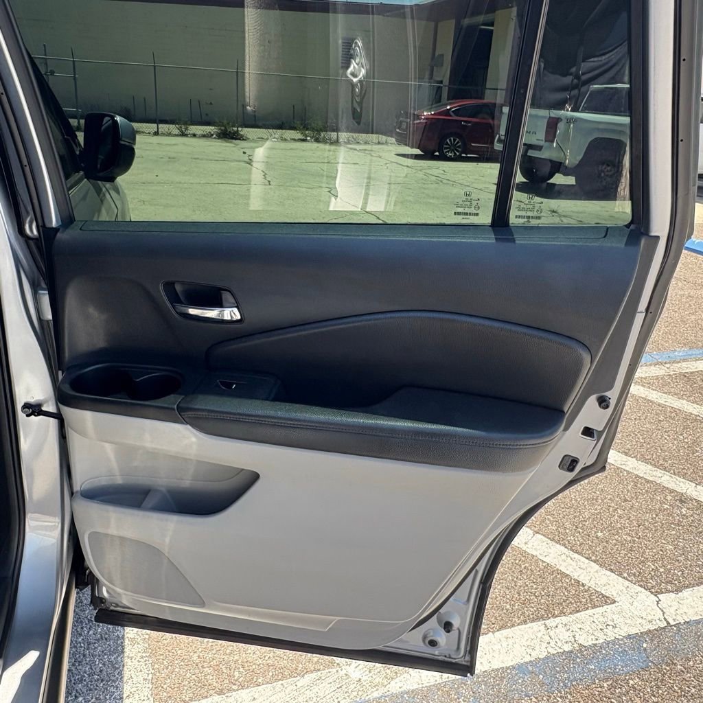 Used 2021 Honda Pilot EX image 16