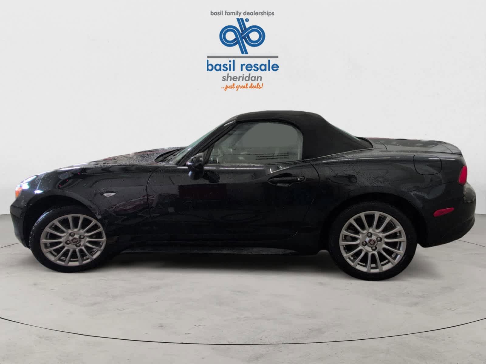 Used 2020 FIAT 124 Spider Classica w/ Technology Group RWD image 3